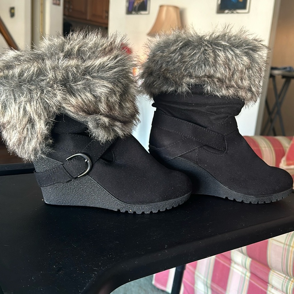 Fur black booties